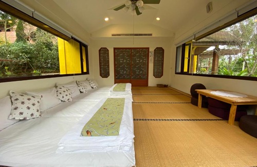 Xihu House | Cozy Getaway at SeeU Coffee and B&B with Great Amenities