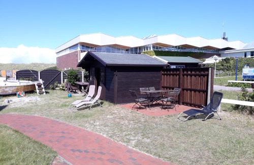 Baltrum Apartment | Seevilla Wietjes Whg 4: Oceanfront Getaway with Scenic Views