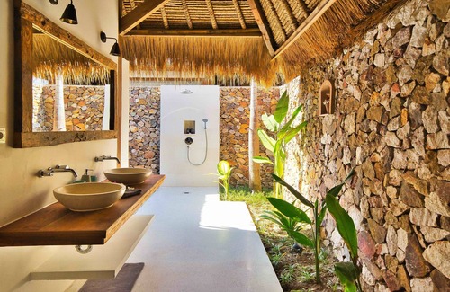 Selong Belanak Bed & Breakfast | Segara Lombok: Perfect Stay with Pool & Restaurant Access