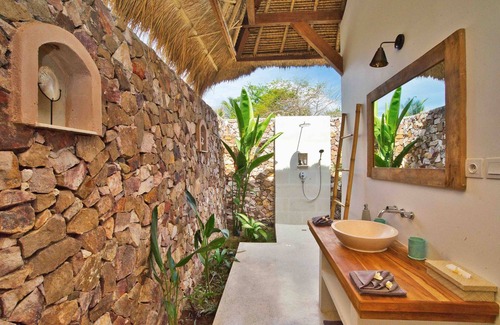 Selong Belanak Bed & Breakfast | Segara Lombok: Perfect Stay with Pool & Restaurant Access