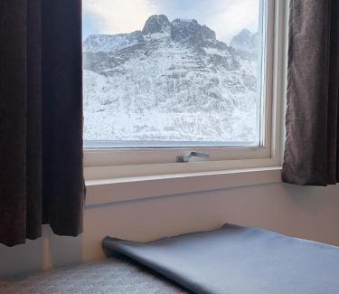 Botnhamn Cabin | Scenic Segla Guesthouse with Fjord Views and Kitchen