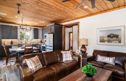 Orderville Cabin | Indulge at Sego Lily Casita with Private Hot Tub & Spa
