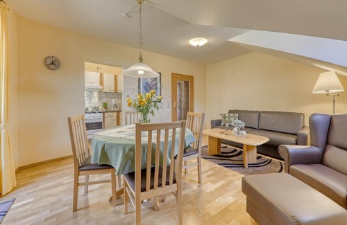 Spiegelau Apartment | Private Apartment "Rachel" with Kitchen and Balcony Access