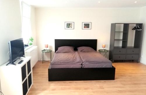 Brueck Apartment | Cozy 3-Room Apartment in Köln-Brück, Rated 9/10 by Guests