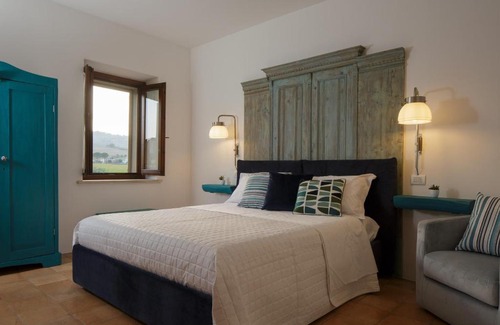 Cannara Apartment | SeiPetali: 4-Star Retreat with Family-Friendly Amenities