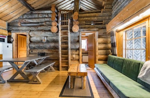 Rukatunturi House | Inviting Seitsemän savua 3: Lake View & Spa Retreat