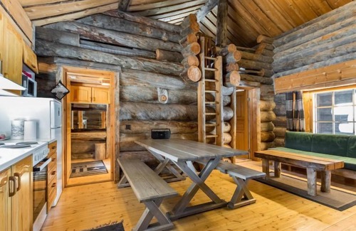 Rukatunturi House | Inviting Seitsemän savua 3: Lake View & Spa Retreat