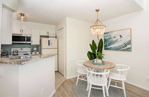 Ocean Side Village Condo | Beachside Condo Bliss: 10/10 Rated with Ocean Views
