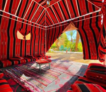 Luxor House | Relax at Sekhmet Retreat Centre with Pool & Pet-Friendly Perks
