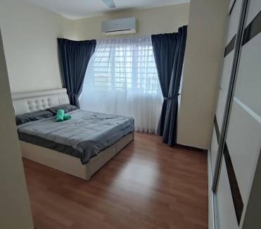 Sekinchan Apartment | Charming Sekinchan Fragrance: Family-Friendly with Pool