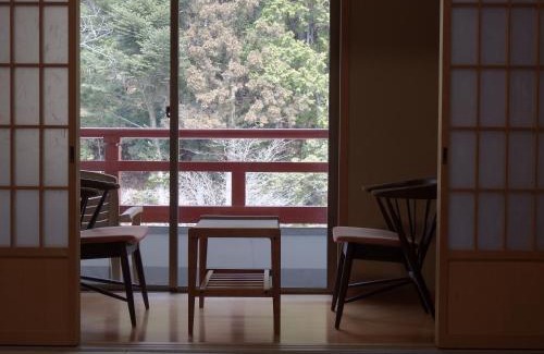 Koyasan House | Discover Sekishoin: Family-Friendly Retreat with Hot Tub
