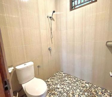 Sawan House | Family-Friendly Sekumpul Accommodation with 9/10 Guest Ratings