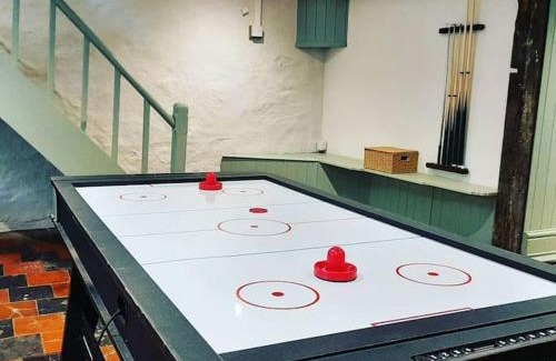 Llandysul House | Selah Teifi: Breathtaking River Views & Fun Games Room
