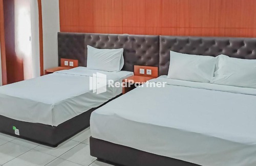 Banjar Hotel | Inviting Selaras Prima Guest House with Pool and Family Fun