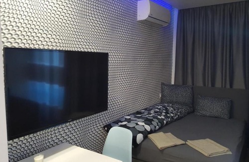 Studentski Grad Apartment | Budget-Friendly Select Apartment with Breakfast & Accessibility