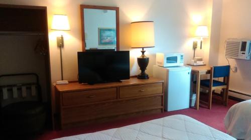 Breckenridge Hotel | Affordable Stay at Select Inn Breckenridge - Family Friendly