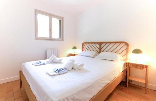 Le Lavandou Apartment | Experience Oceanfront Bliss at SELECT'soHOME in Saint-Clair