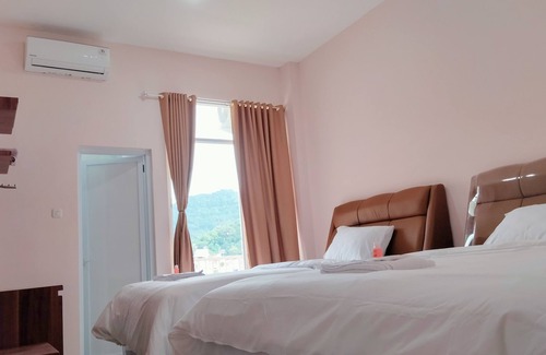 Padang Hotel | Guest Rated 10/10 at Selecta Indah with Family-Friendly Amenities