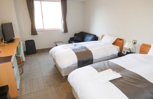 Hokuto Hotel | Experience Local Cuisine & Comfort in Hokuto, Yamanashi