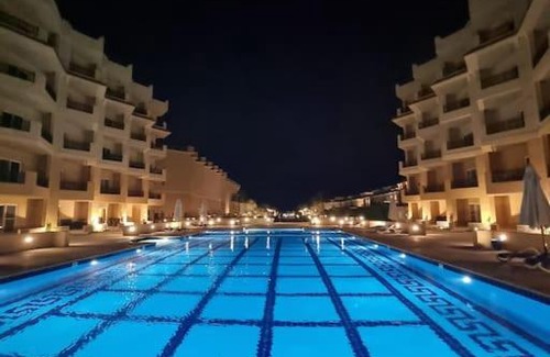Al Ahyaa Apartment | Selena Bay Resort: VIP Apartment with Private Beach Access