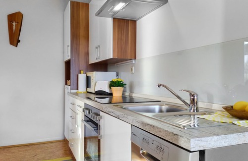 Brezice Cottage | Self Catering Cottage Duplex Galery and Studio | Sleeps 11