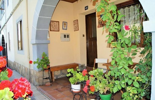 San Leonardo de Yague Cottage | Exceptional Self-Catering Laguna Negra 49 for Up to 10 Guests