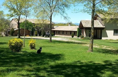 Sant Bartomeu del Grau Cottage | Ideal Self-Catering Retreat: El Permanyer for 8 Guests