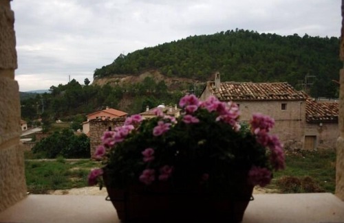 Fuentes de Rubielos Cottage | Pet-Friendly Self-Catering Rosella de Rubielos for 10 Guests