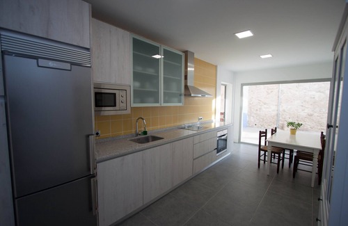 Horcajo de Santiago Cottage | Ideal Self-Catering Retreat at La Alvardana for 15 Guests