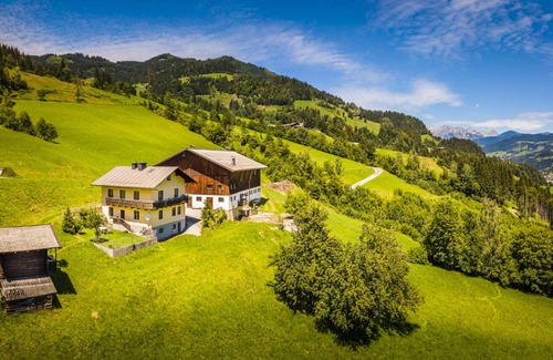 Maschl House | Stylish Self-Catering Cottage: Relax and Enjoy Pet-Friendly Amenities
