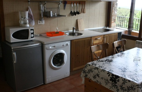Berzosa del Lozoya Cottage | Cozy Self-Catering El Esguizaro with Pool & Pet-Friendly Access