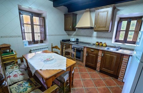 Cordinanes Cottage | Guest Rated: El Jermoso Self-Catering for 5 with Kitchen