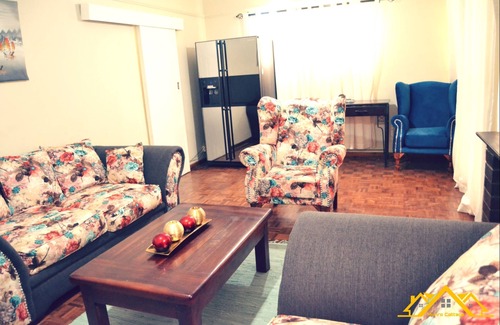Harare House | Cozy Self-Catering Retreat with Ocean View & Breakfast