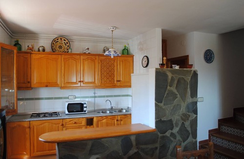 Nechite Cottage | Pet-Friendly Balcón de Válor with Pool & Ocean View