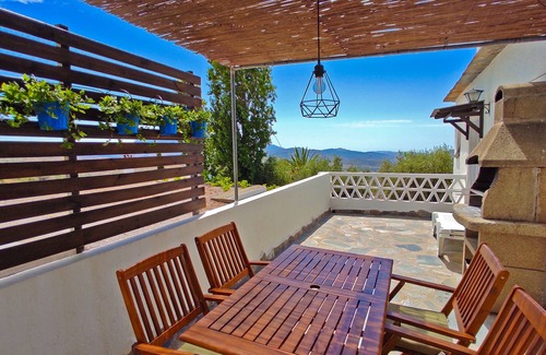 Nechite Cottage | Pet-Friendly Balcón de Válor with Pool & Ocean View