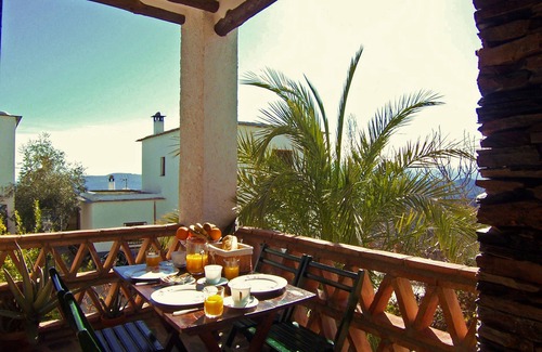 Nechite Cottage | Pet-Friendly Balcón de Válor for 4 with Ocean View