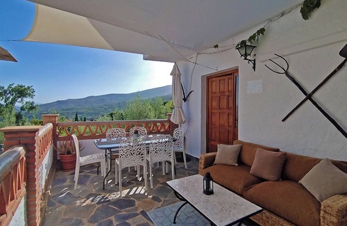 Nechite Cottage | Perfect Family Retreat at Balcón de Válor with Ocean Views