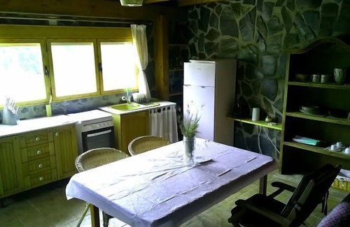 Chinorlet Cottage | Relaxing Casita de Montaña with Pool for 4 Guests