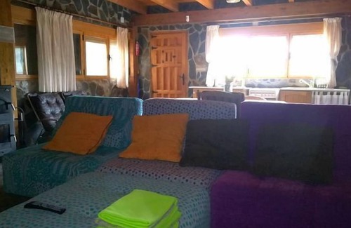 Chinorlet Cottage | Relaxing Casita de Montaña with Pool for 4 Guests