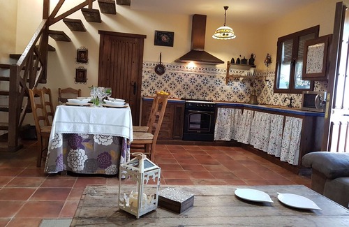 Illora Cottage | Relaxing Self-Catering Cortijo Alnarache for 8 Guests