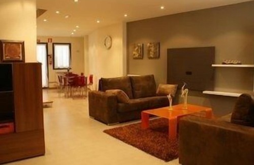 Lerma Cottage | Inviting Self-Catering Cottage La Escuadra for 10 Guests
