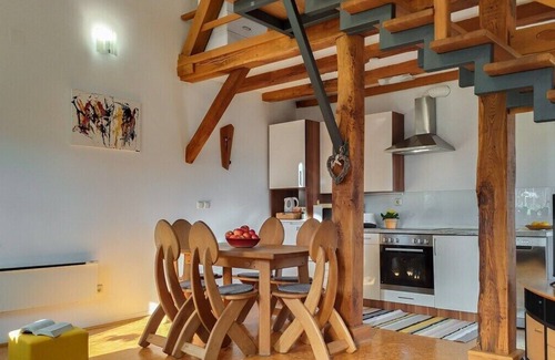 Brezice Cottage | Delightful Self Catering Cottage with Lake View for 7