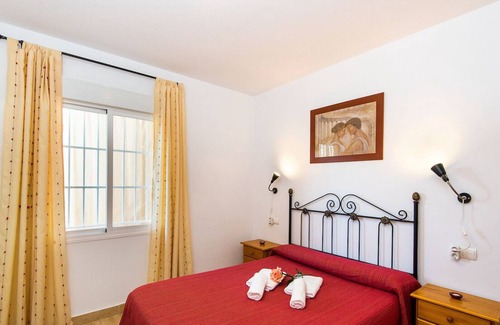 Totalan Cottage | Cozy De Oses Rural: Romantic Getaway with Ocean View