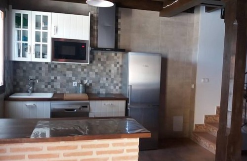 Curiel Cottage | Guest Rated 10/10: El Lagar with Spa and Hot Tub