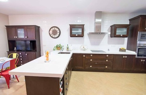 Los Yebenes Cottage | Indulge in El Ajarafe: Private Pool & Ocean Views for 8