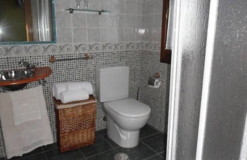 San Pelayo Cottage | Oceanfront El Madreñeru: Ideal for 6 with Pet-Friendly Perks