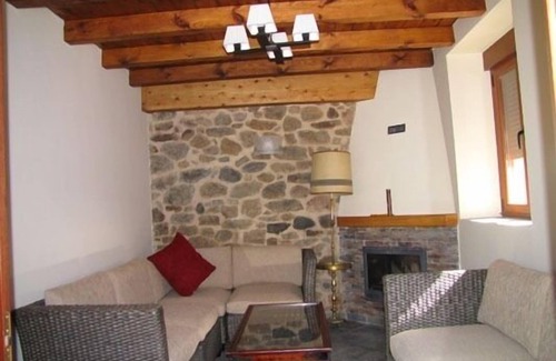 Boca de Huergano Cottage | Guest Rated: La Altanera Cottage with Lake Views for 8
