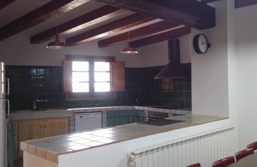 Torrelles de Foix Cottage | Relaxing Can Cruset Agroturisme with Pool & Ocean Views