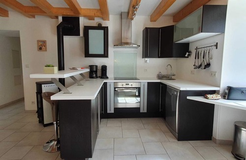 Nieul-les-Saintes House | Guest Rated: 10/10 Self-Catering Holiday Home with Kitchen