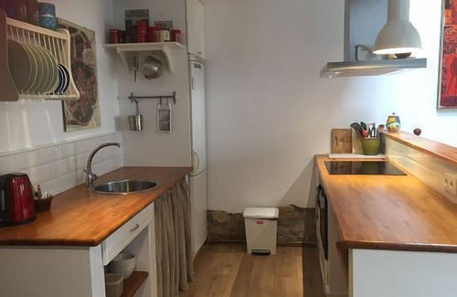 Comillas Cottage | Cozy Hyggebo for 4 with Oceanfront Views and Breakfast